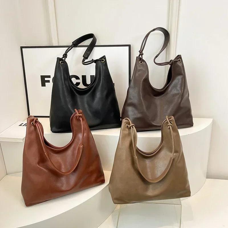 New Solid Color Plutonium Western Style Buckle Shoulder Bag for Women Hot Sale Simple Fashion Soft Simple Travel Bag