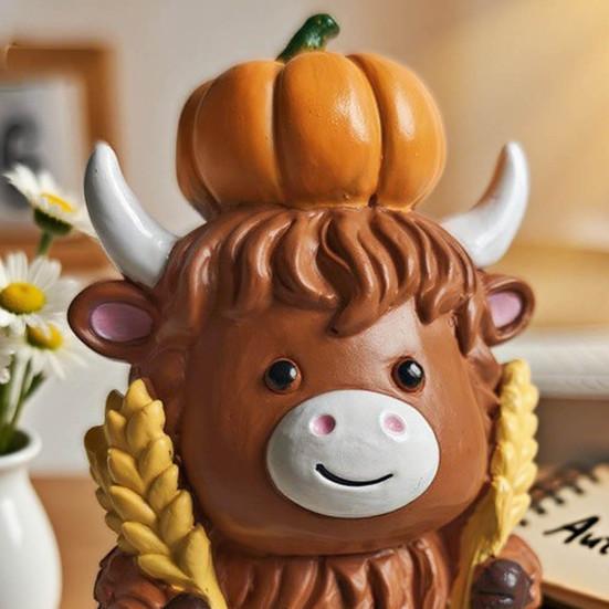 Christmas Highland Cattle Statue Thanksgiving Day Pumpkin Highland Cow Figurine Sculpture Home Office Desktop Decoration Ornament