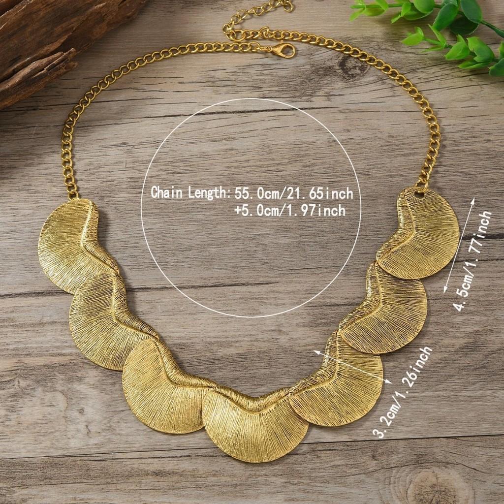 Retro Art Deco Alloy Pendant Necklace With Crescent Shape For Ladies