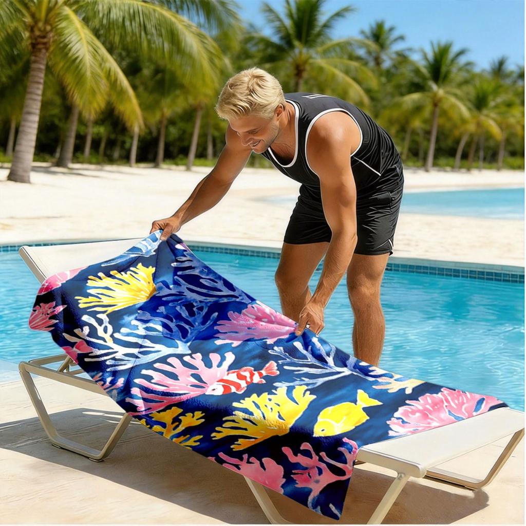 Watercolor coral fish school polyester microfiber beach towel is highly absorbent, suitable for swimming and beach outings