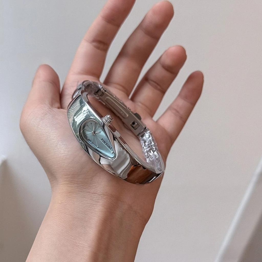 Millennium Style Alien Waterdrop Watch Retro Trend Niche Unisex Personalized Vintage Waterproof Bracelet Watch Fashion Versatile