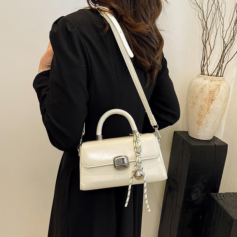 Niche design simple bag women's new fashion popular shoulder messenger bag hand carry small square bag