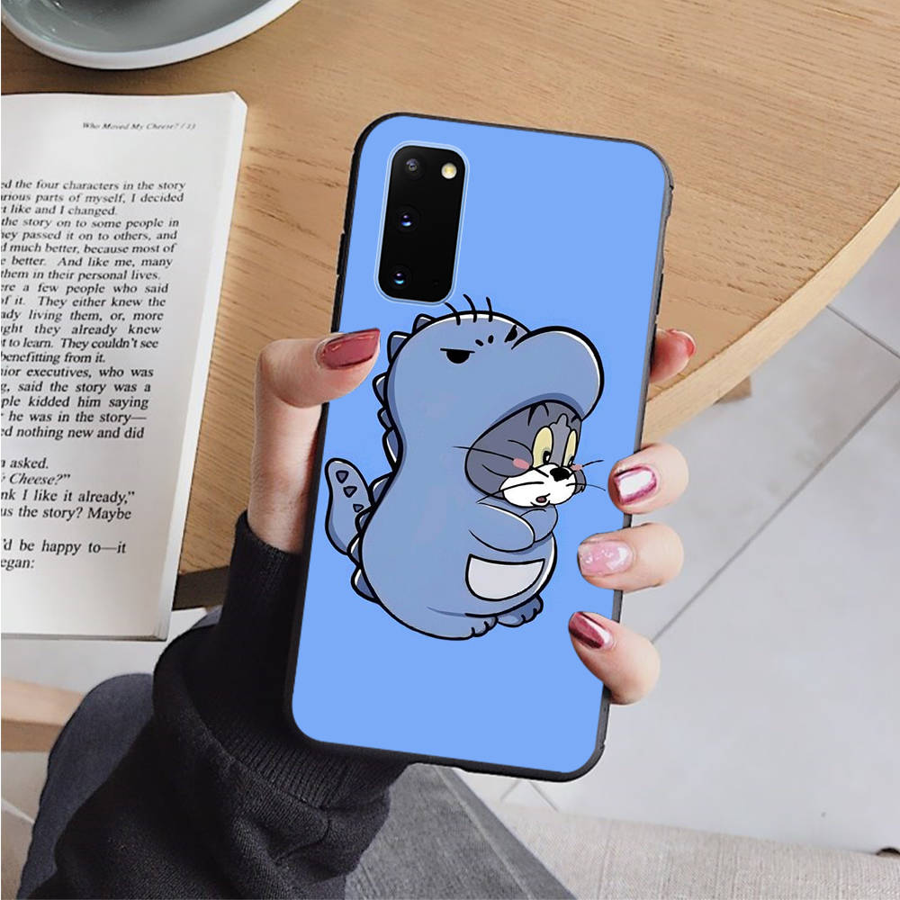 AT21 Tom and Jerry Black Case לאייפון 16 15 Plus 14 13 12 11 Pro 8 7 6S SE 5S X XR XS Max Realme C30 C33 C31 9I Huawei Y8P Y9 כיסוי לספה
