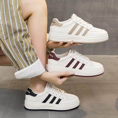 Încălțăminte pentru femei – Adidași