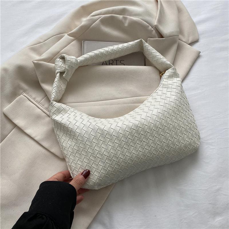 Trendy Small Pu Handbag For Women With Chic Diamond Pattern And Soft Design