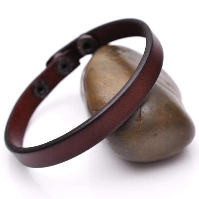 Moda Semplicemente Cool Vera Pelle Bracciale Polsino Polsino Bottone Unisex Marrone