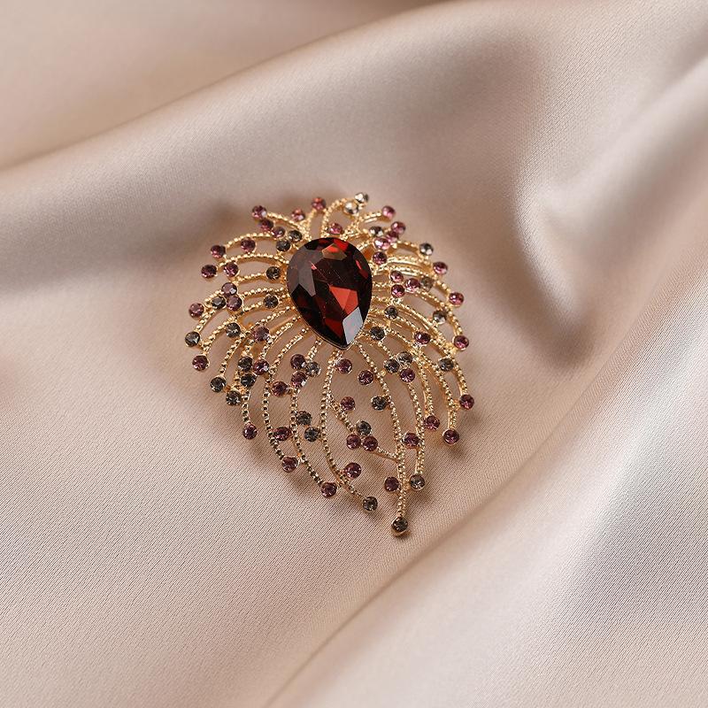 

Брошь из хрусталя в стиле ретро, с ощущением высокого класса, с нишевым дизайном в стиле легкой роскоши, модная брошь 758#