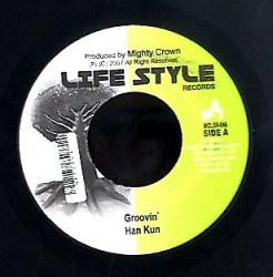 7inch Record HANKUN  PAPA B  Groovin  Around De World MCLSR046 Life Style Reco 2007 Japan Japanese Club Dance Used