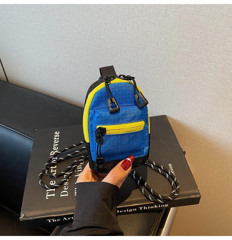 

2025 лето новая модная универсальная маленькая квадратная сумка классическая через плечо кроссбоди мужская и женская уличная съемка трендовая крутая сумка синий