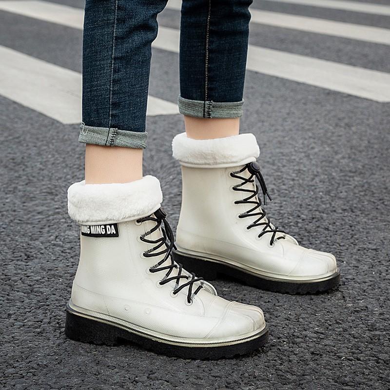 New women's jelly rain shoes, four-season fashion rain boots, non-slip and waterproof rubber shoes, and versatile medium tube water boots