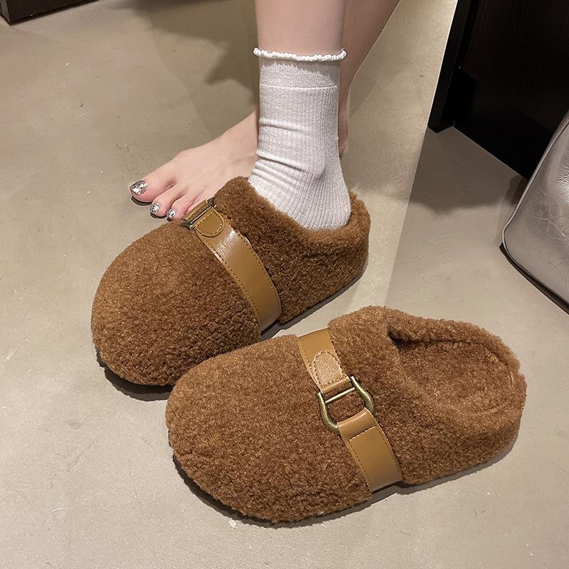 Internet celebrities popular white flat bottom fluffy slippers women's 2025 new autumn and winter outer wear heightened soft bottom cotton slippers
