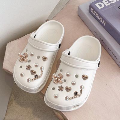 18/20 Pz Ciondoli per scarpe con strass Catena a forma di cuore e fiore Decorazione di perle finte Croc Zoccoli Accessori Pantofole Decorazione Spille per scarpe Fibbia per scarpe