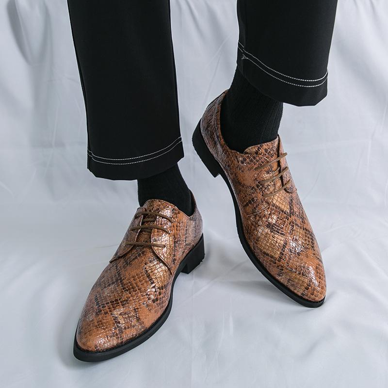 Fashion rhombus pattern pointed leather shoes men's business dress casual shoes trend European and American small leather shoes large size men's shoes