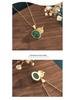 Halskette mit Anhänger in Ethno-Stil aus natürlichem Chalcedon in Kürbisform