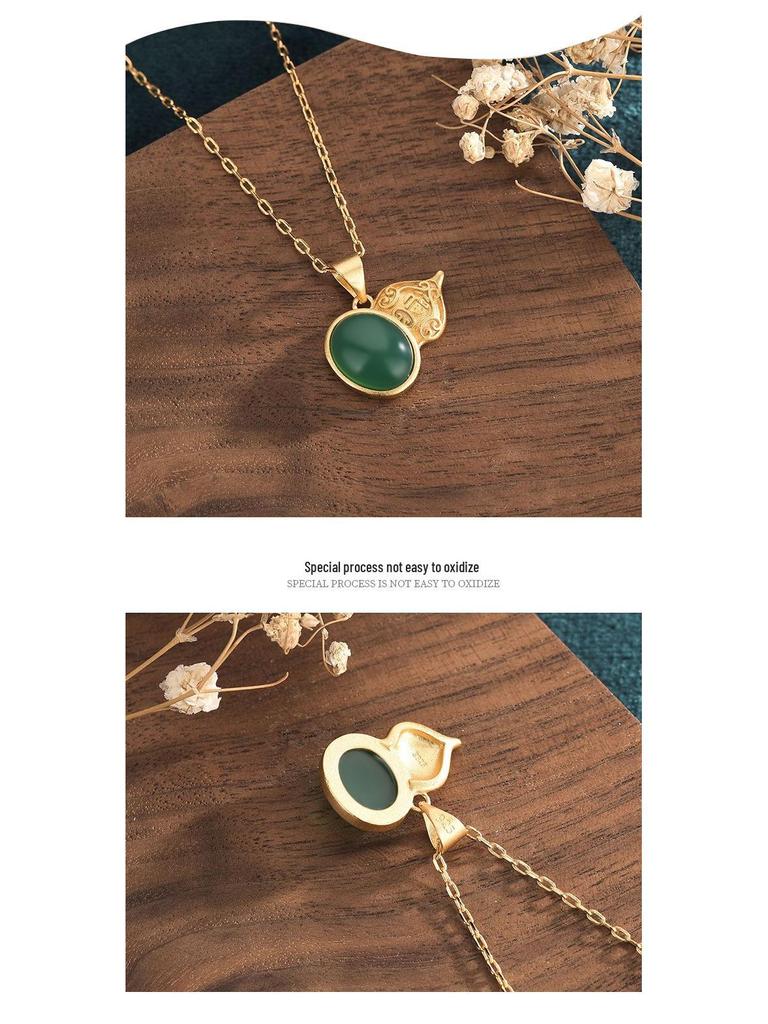 Halskette mit Anhänger in Ethno-Stil aus natürlichem Chalcedon in Kürbisform