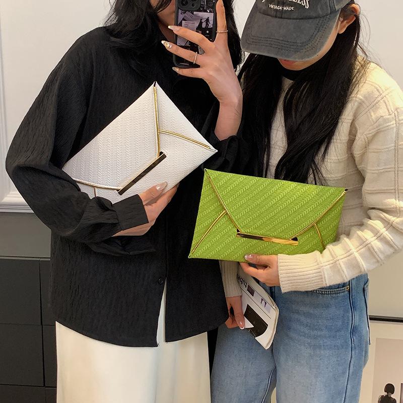 Spring New Simple Hand-held Small Square Bag Envelope New Handbag High-value Niche Design Light Luxury Bag