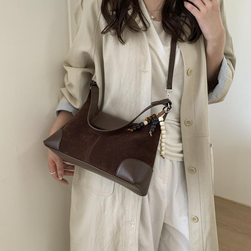 Large capacity retro suede underarm bag women's new trendy shoulder bag fashionable versatile commuter tote bag