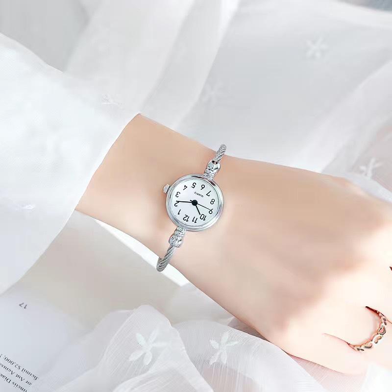 Women's Open Bangle Quartz Watch: Elegant and Simple Design
