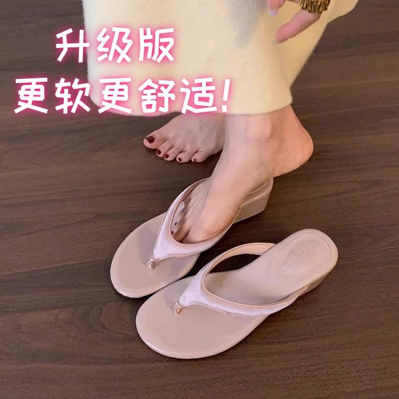 Retro red slope heel toe heightened thick-soled flip-flops women's 2025 spring and summer new outer wear versatile cool slippers