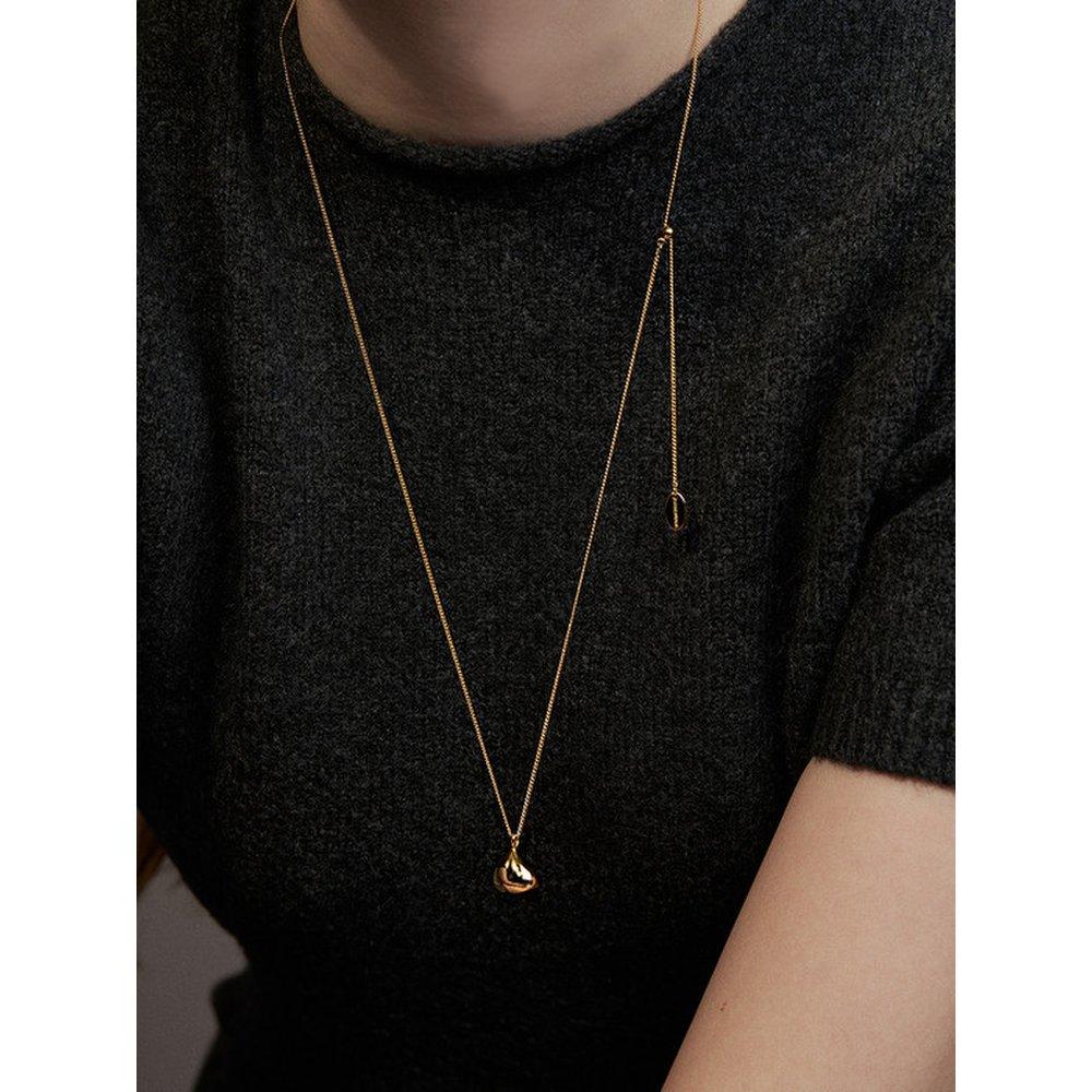 Kisses Pendant Long Necklace