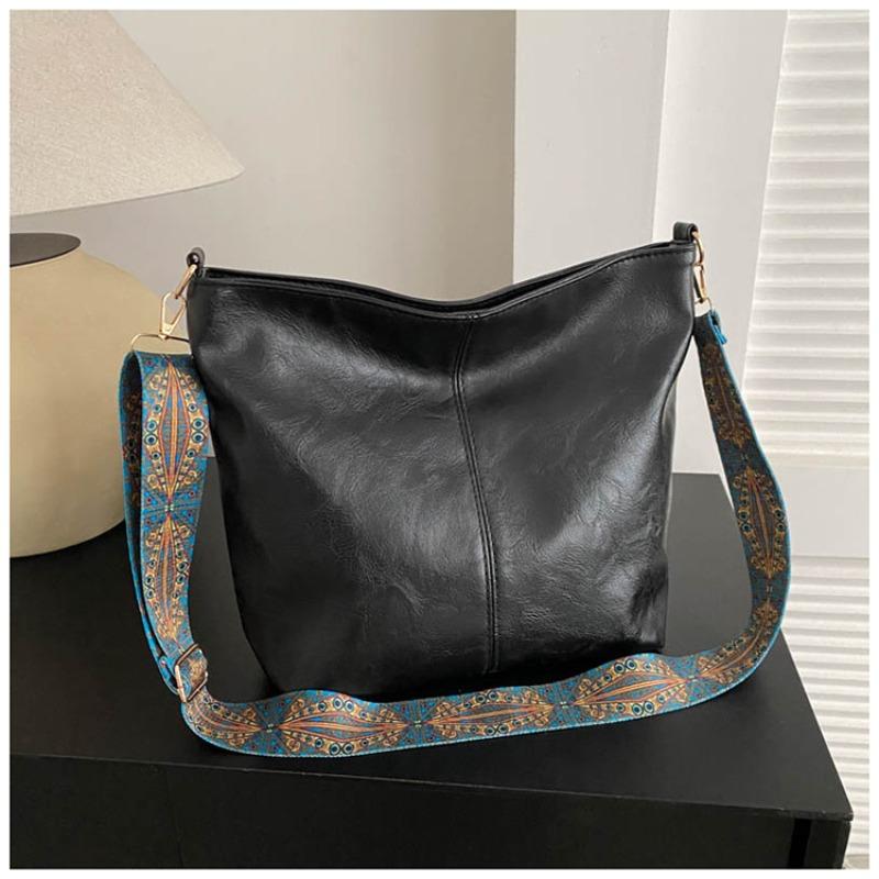 Large-capacity Bag Women's Autumn and Winter New Retro Broadband Shoulder Messenger Bag Premium Texture Commuter Bucket Bag