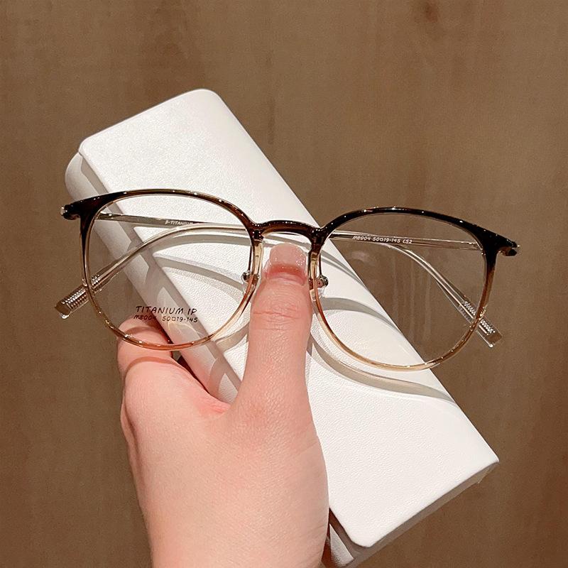 Fashion Retro Polygon Small Frame Titanium Glasses Frame Ultra-light Glasses Frame with Several Heights.