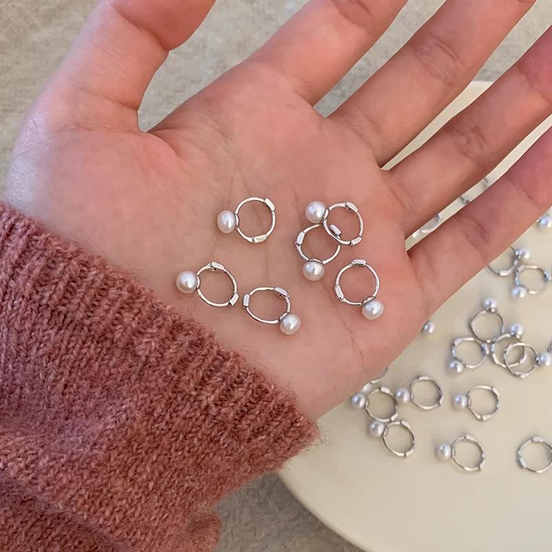 Simple Sweet Pearl Earrings Female Design Sense of Raising The Ear Holes Ear Bone Nail Temperament Ear Buckle Compact Earrings