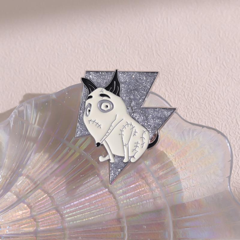 Shaped Animal Fun Injured Puppy Metal Badge For Backpack Decoration And Personal Style