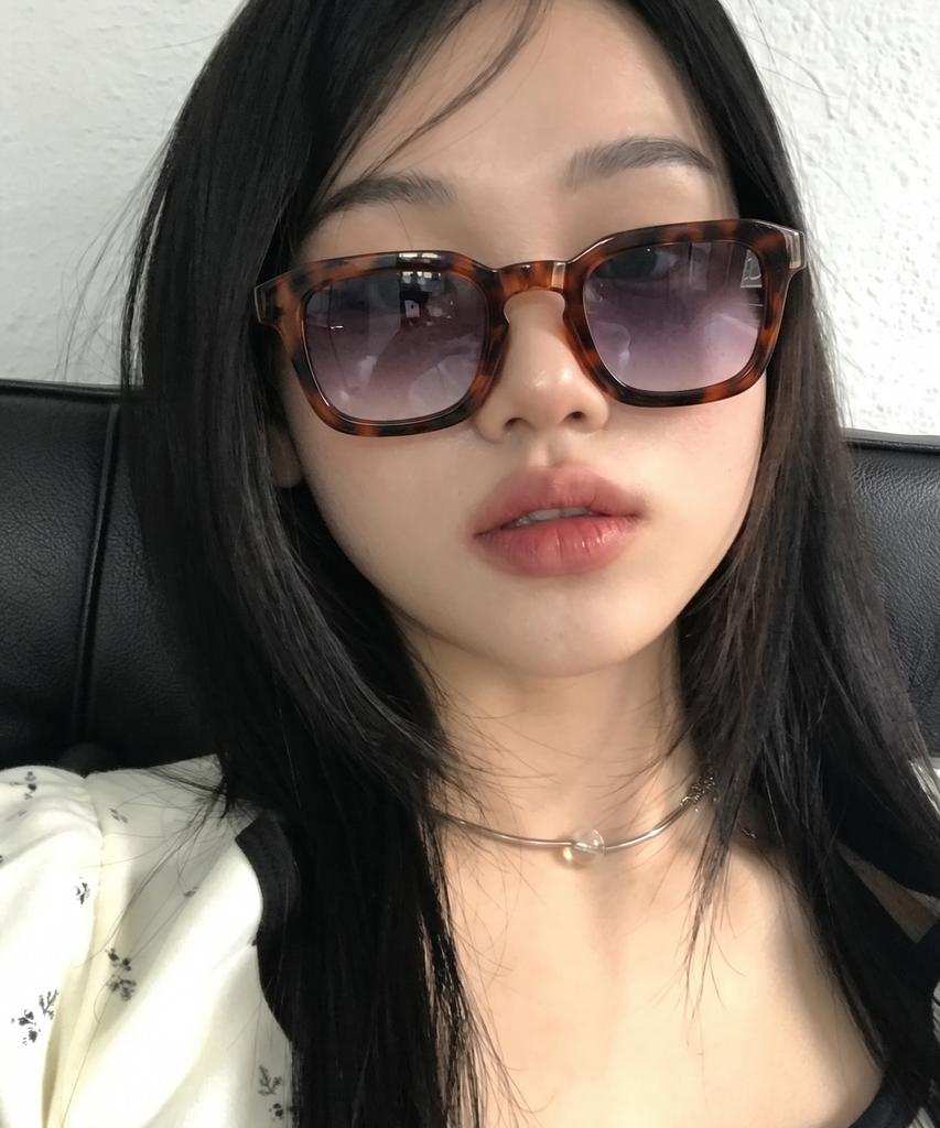 Tukyubeu Modern Crown Panto Sunglasses(Leo Pard)