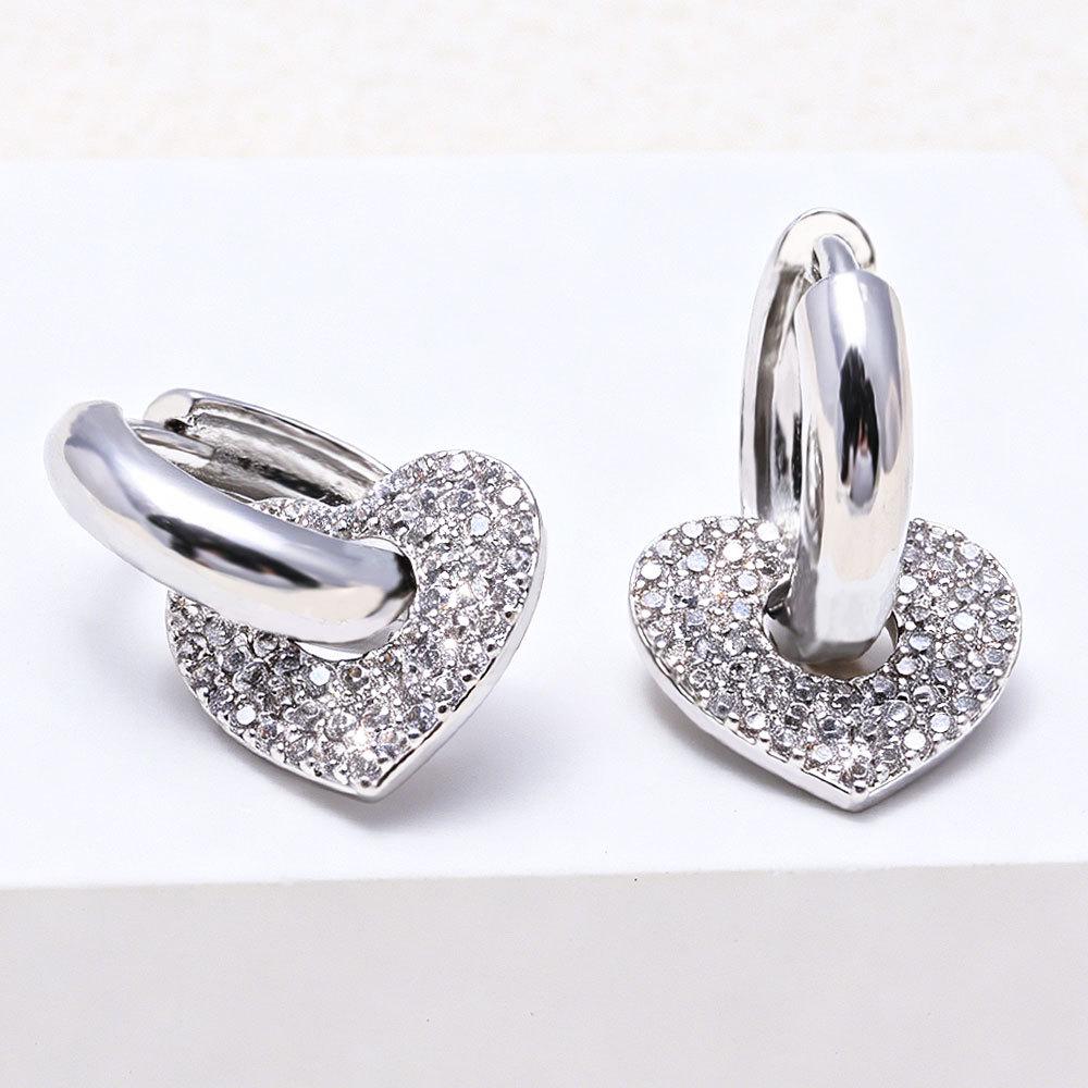 Zirconia Heart Earrings: Trendy Artistic Retro Design, Simple Peach Heart Ear Clips.