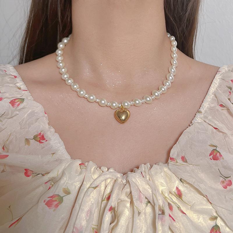 Pearl Necklace Women's Niche Light Luxury Design High-end Fashion Temperament Collarbone Chain Neck Chain Sweater Chain Bead Chain