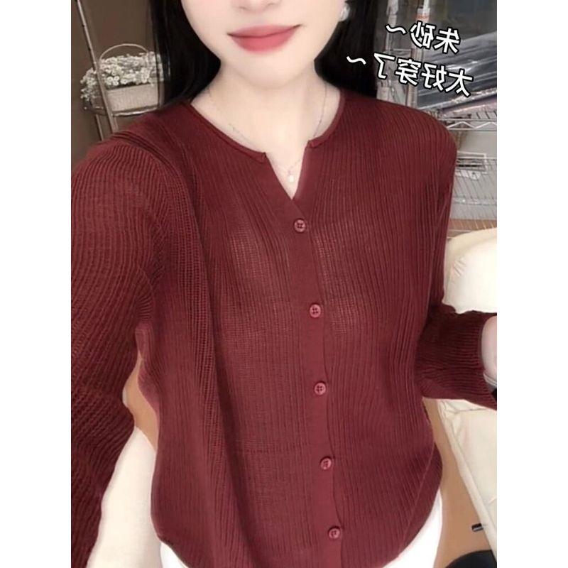 Simple and Stylish Red Long-Sleeved Knitted Cardigan for Women, 2026 Autumn New Style, Elegant and Complexion-Enhancing Casual Plus-Size Top