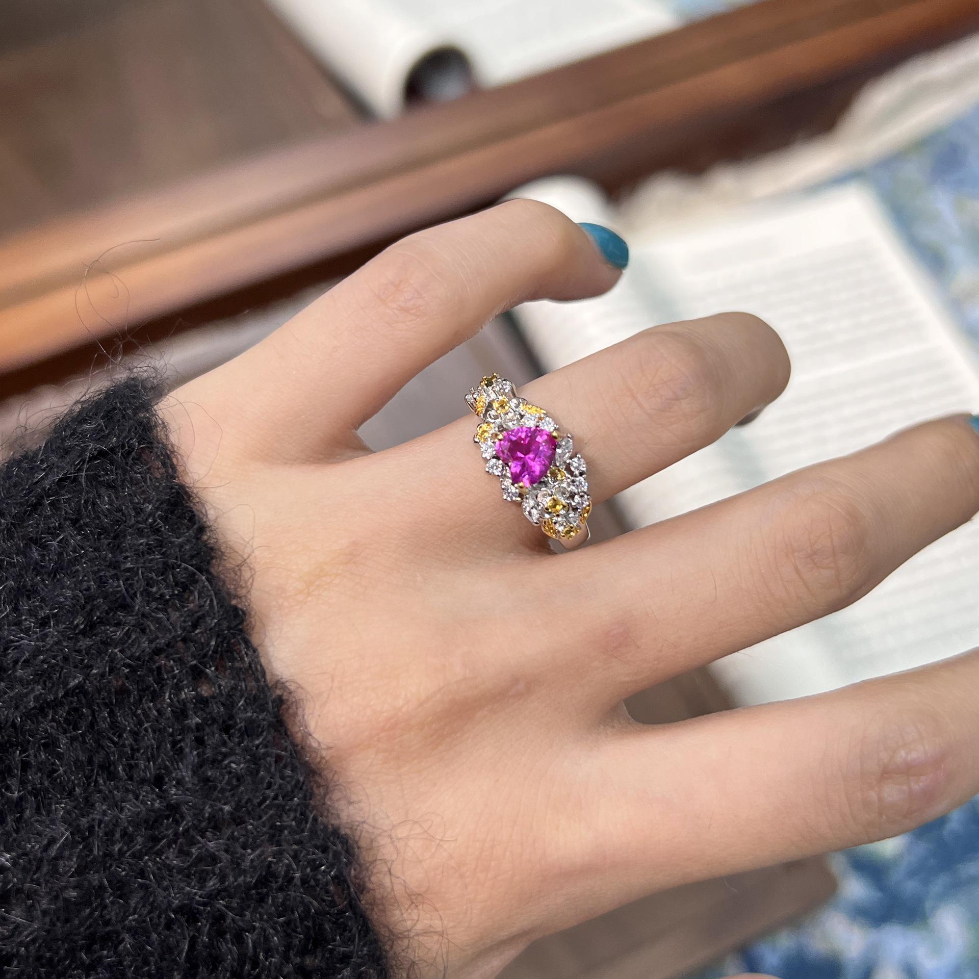 

Роскошный Ретро Цветочный Розовый Набор Колец Сердец с Бриллиантами - Элегантный и Универсальный Дизайн