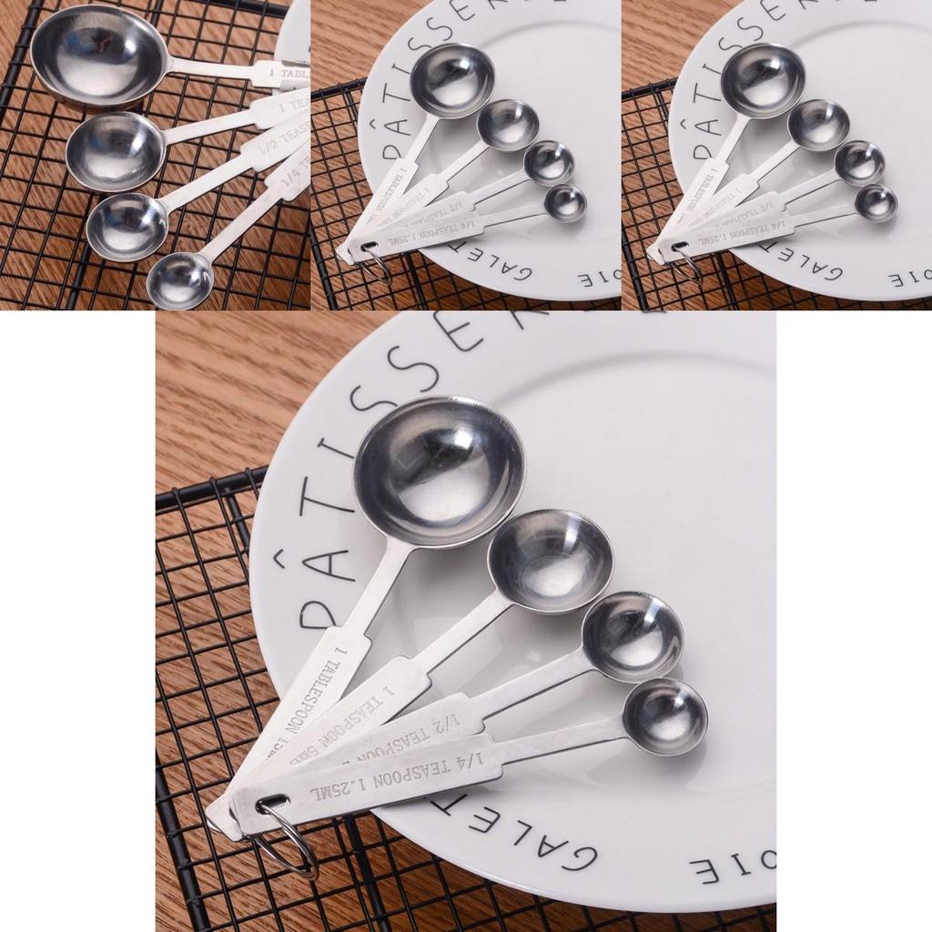 Modernes Edelstahl-Messlöffel-Set aus vier Teilen, perfekt zum Backen und Kochen