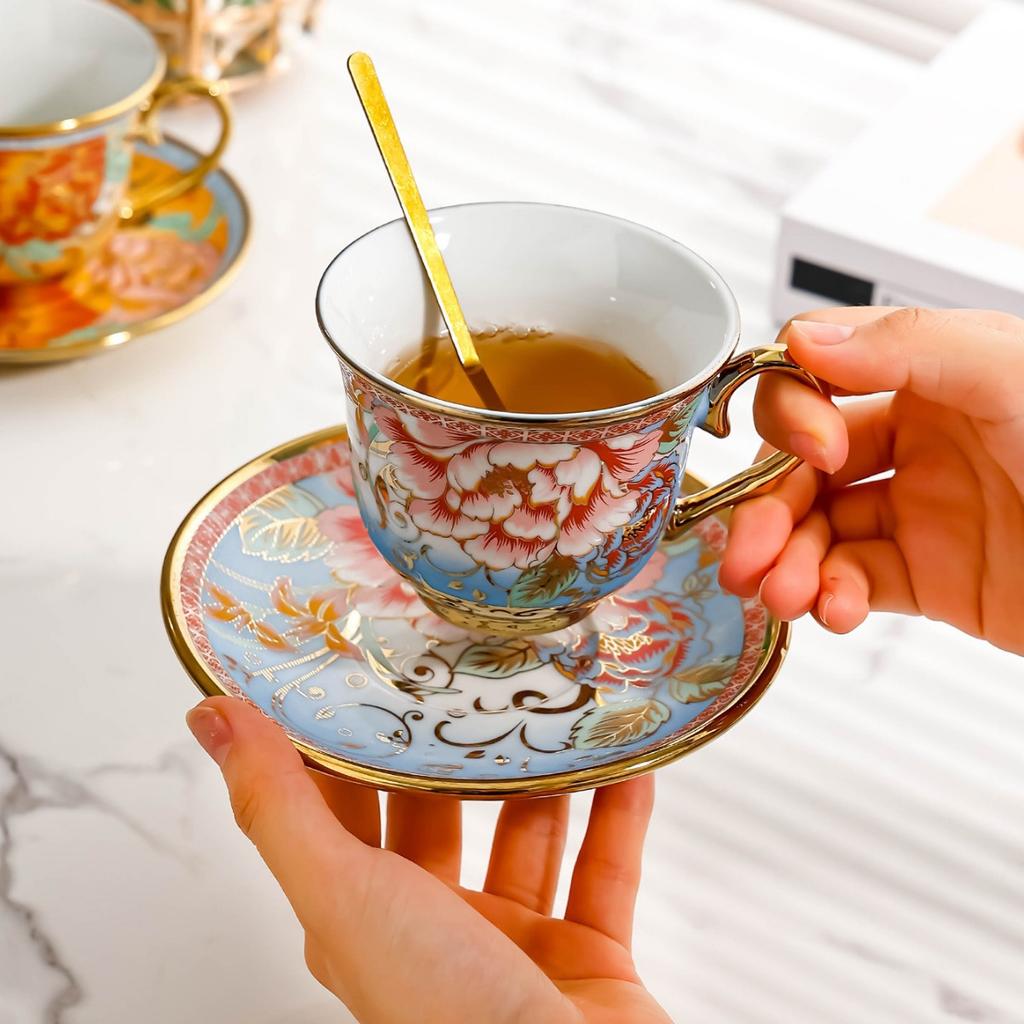 Exquisite French afternoon teacup household use Retro British tea set coffee cup Retro Flower Coffee Cup Set with Scoop Saucer