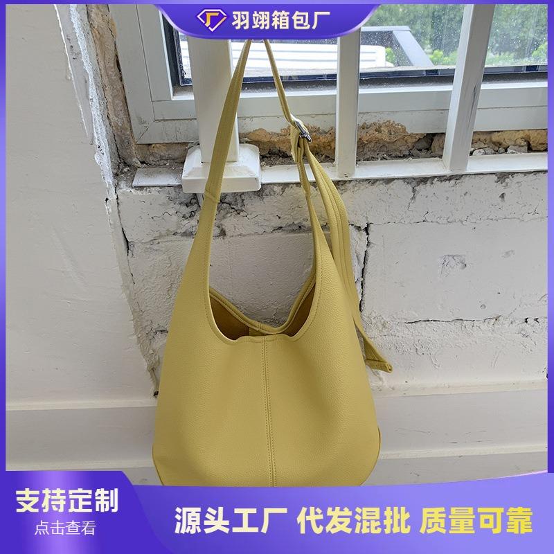Large-capacity Commuter Tote Bag Summer New Women's Leisure Niche Shoulder Bag