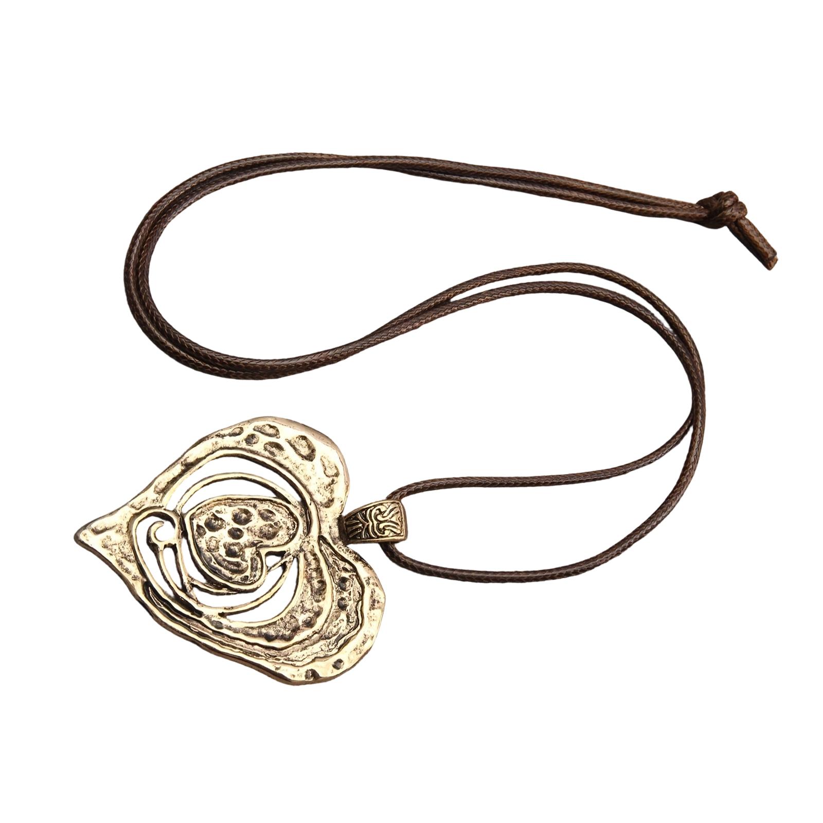 

Classical Heart Necklace Versatile Zinc Alloy Jewelry Gift Ready Design For Birthdays Anniversaries or Daily Party золотий