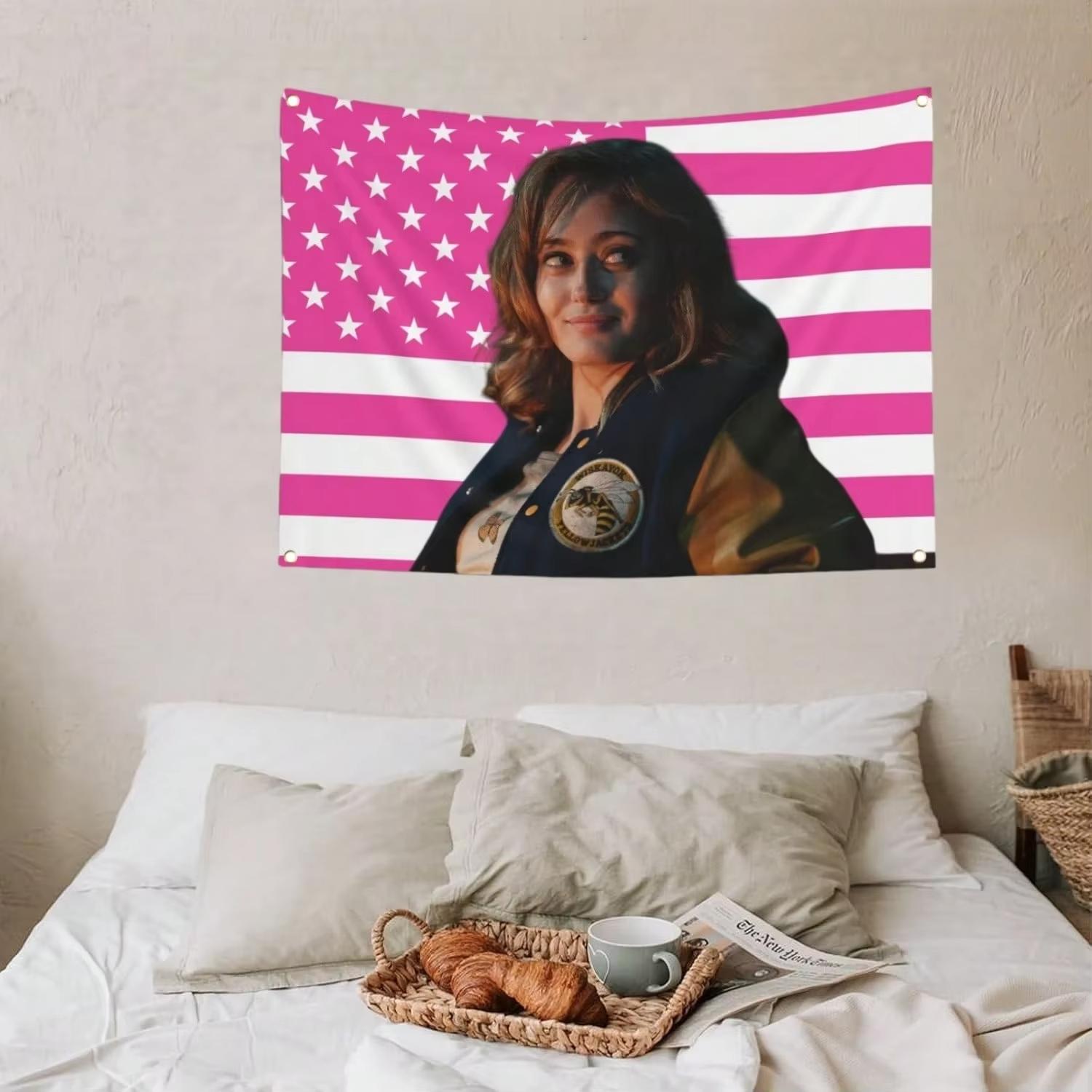 

EElla PPurnell JJackie Taylor Pink Flag Tapestry Indoor Home Wall Decor 74x94cm(29x37in)