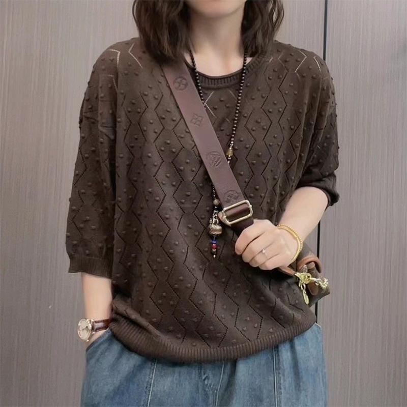 Summer seven-quarter-sleeved top women's new casual mother T-shirt solid color loose round neck hollow knitted sweater pullover