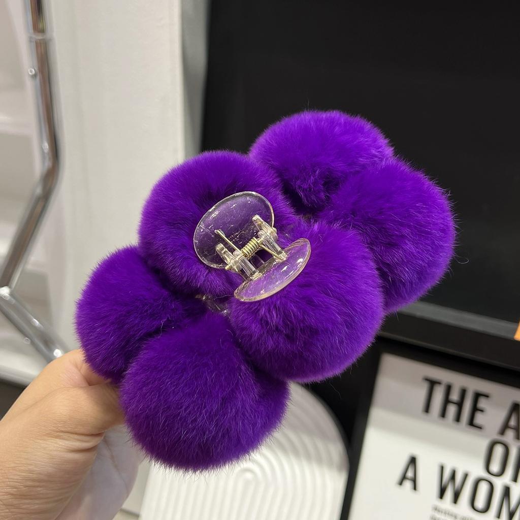 Autumn and winter temperament model~ Rex rabbit hair ball grab clip large plush hair grab back head shark clip hairpin headgear