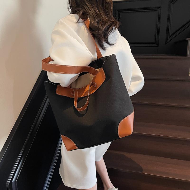 Tote Bag Women's 2025 Summer New Fashion Simple Contrasting Shoulder Bag Commuting To Work Large-capacity Shoulder Bag