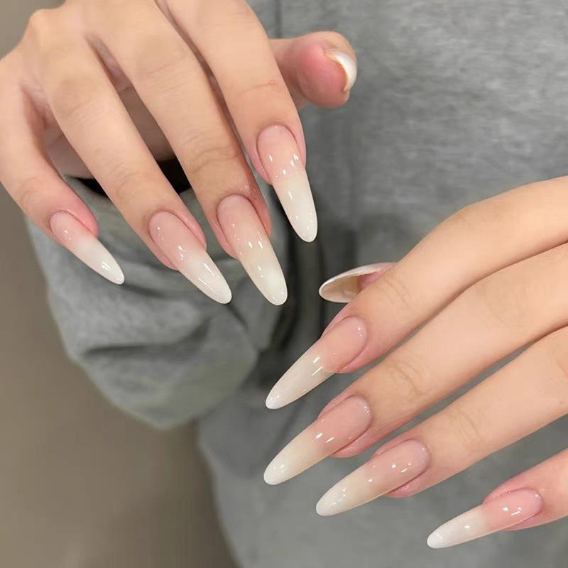 

Ручної роботи Короткі Нюдові Градієнтні Крижано-Прозорі Наклейки для Нігтів