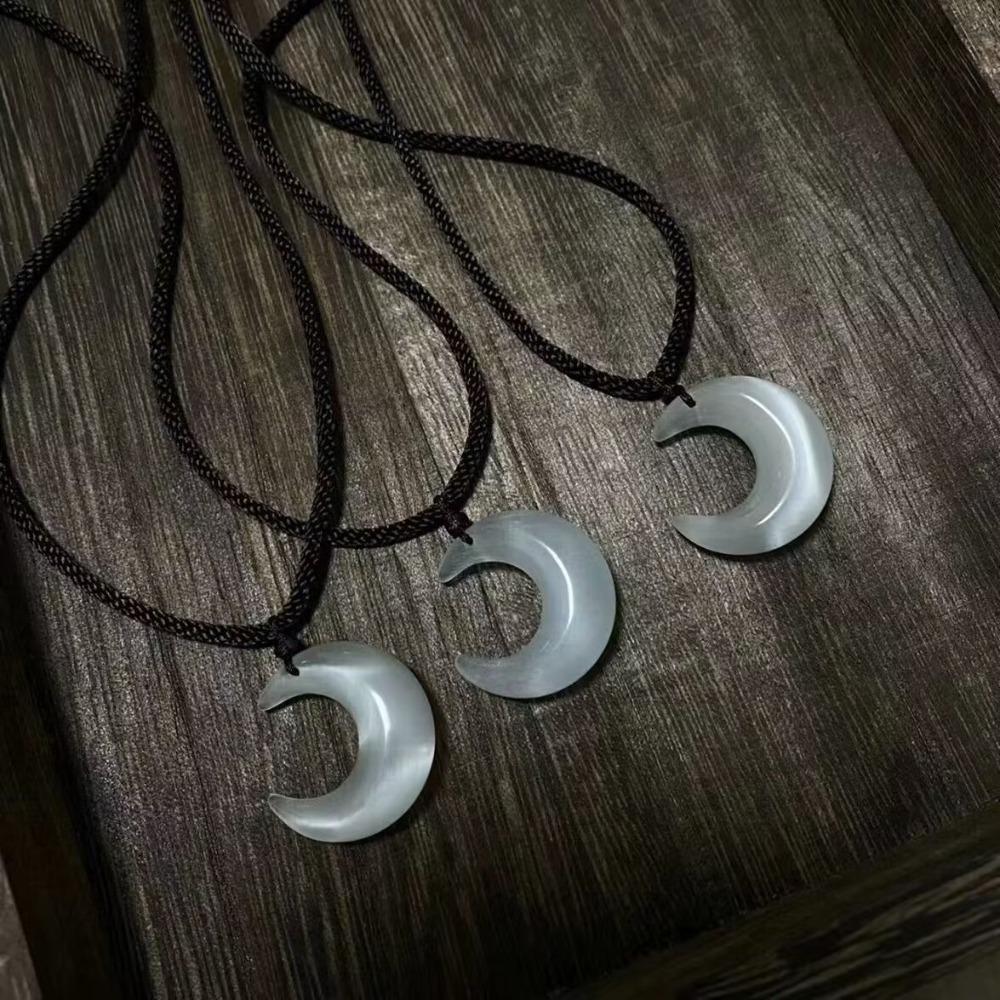 Copper Moon Pendant Necklace Rotundity Ethnic Style Clavicle Chain New Vintage Elegant Necklace