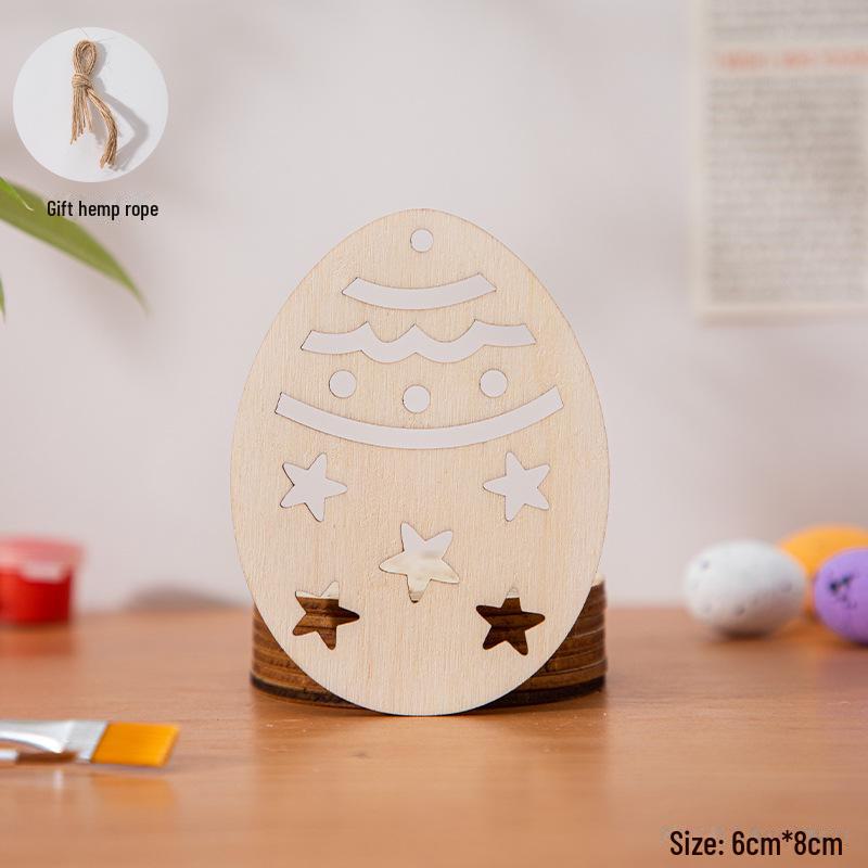 Handbemalte Ostereier-Anhänger aus Holz zur Kindergartendekoration.