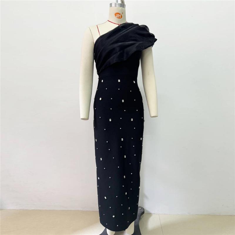 Spring new bandage dress temperament elegant fashion design slant shoulder diamond hip wrap dress