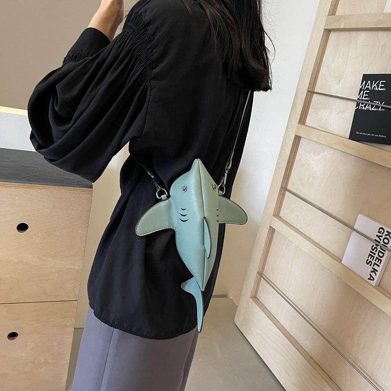 Cute Shark Bag 2025 New Japanese Cartoon Girl Fashion Niche Versatile Crossbody Round Bag