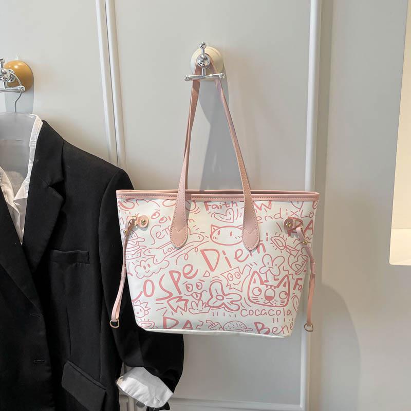 

Graffiti Print Women s Large Tote Bag - Casual, Stylish, and Unique Commute Design 29x15x26cm розовый