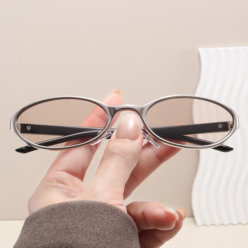 Nowe Vintage Metalowe Wąskie Oprawki Y2K Owalne 2026 Nowe Okulary Przeciwsłoneczne Męskie i Damskie Stylowe Kocie Oko Wysokiej Jakości Okulary Chroniące Przed UV