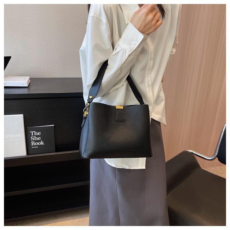 New trendy fashion popular bag hand bag high sense foreign style summer retro versatile shoulder crossbody bucket bag