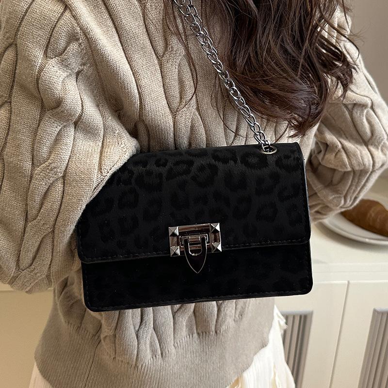 

2025 новый тренд ретро иностранный стиль простой стиль spice girl мода леопардовый принт повседневная печать на одно плечо через плечо маленькая квадратная сумка чёрный